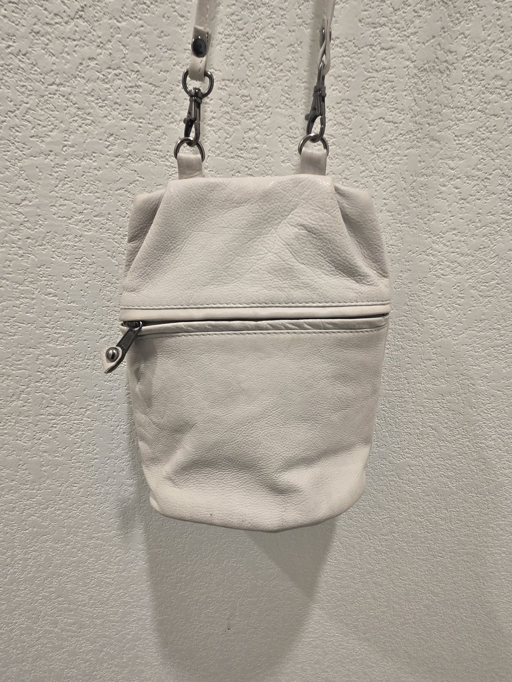 Sorpresal White Leather Crossbody Bag